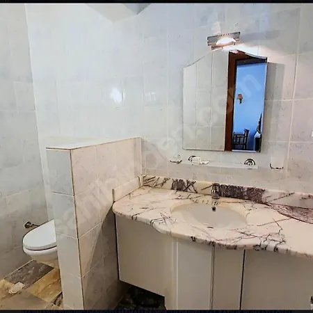 Alp Butik Ve Restoran * 马尔马里斯